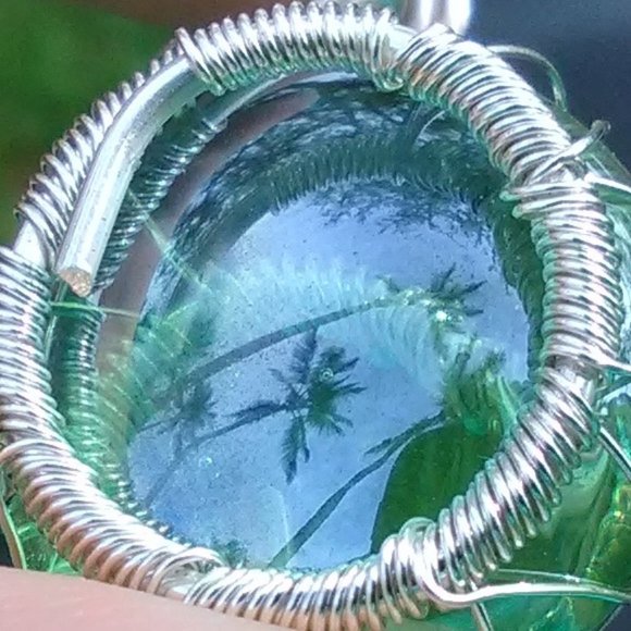 NWT Silver Wrapped Green Paradise Necklace - Picture 2 of 2